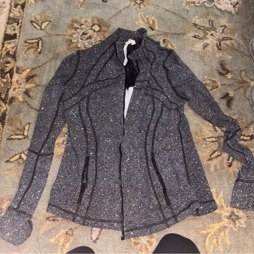 Lululemon define jacket size 12 in FAIR condition. Read description.